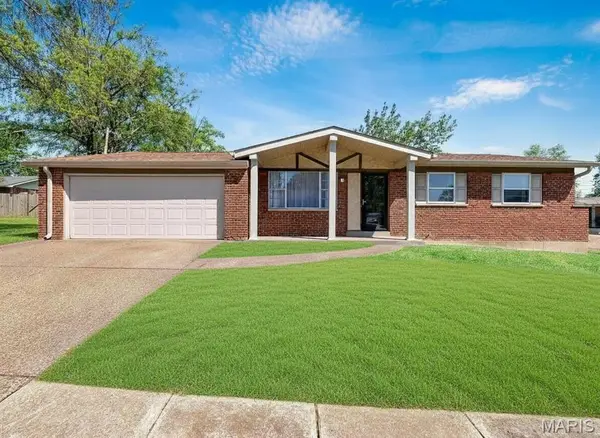 2652 Carousel Drive, St Louis, MO 63125