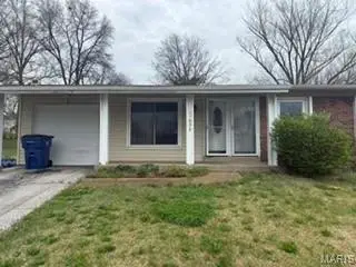 11632 Las Ladera Drive, Florissant, MO 63033