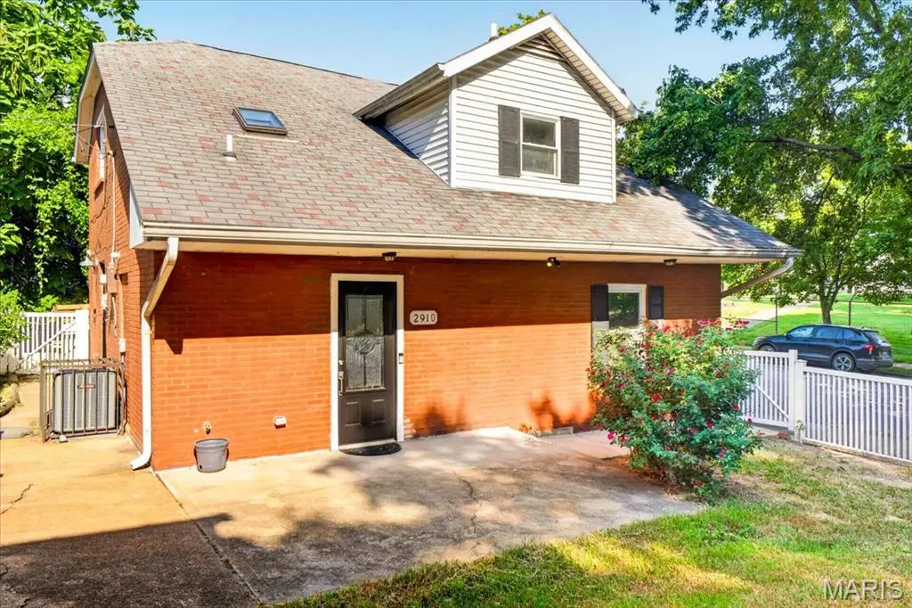 2910 Osceola Street, Saint Louis, MO 63111 - #1