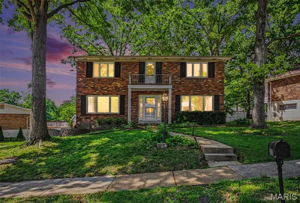 3210 Yorkchester Drive, Oakville, MO 63129