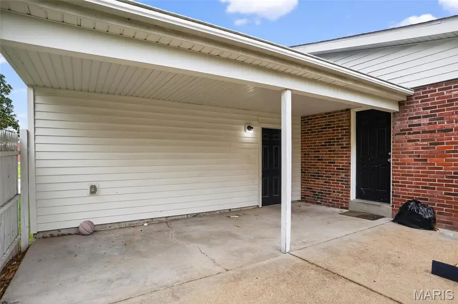 912 Cheri Heights Court, Saint Louis, MO 63135 - #2