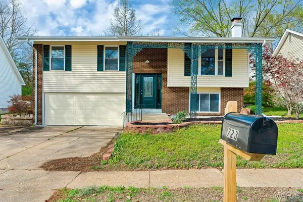 723 Westglen Village Drive, Ballwin, MO 63021