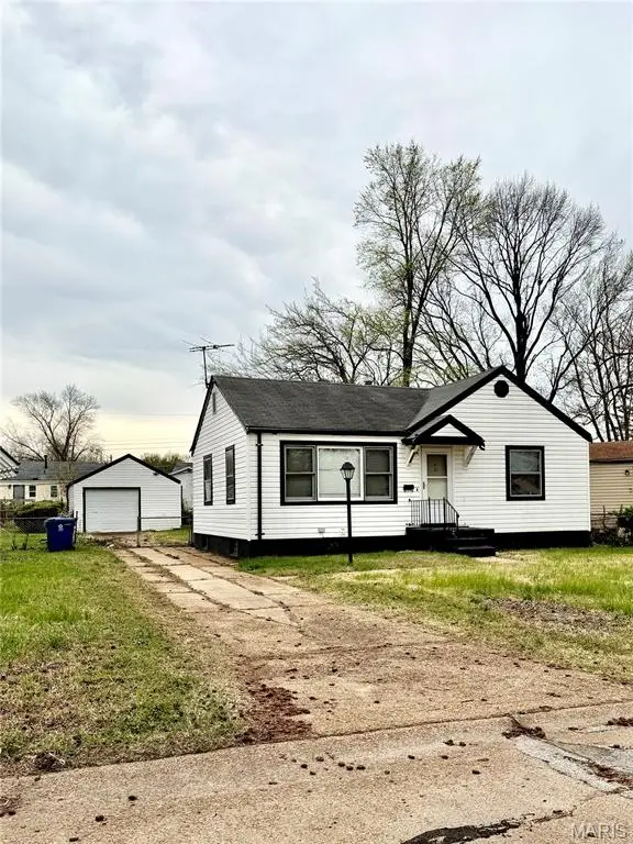 8150 Rector Drive, Berkeley, MO 63134 - #1