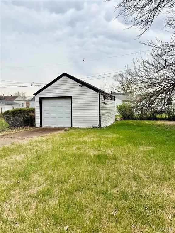 8150 Rector Drive, Berkeley, MO 63134 - #3