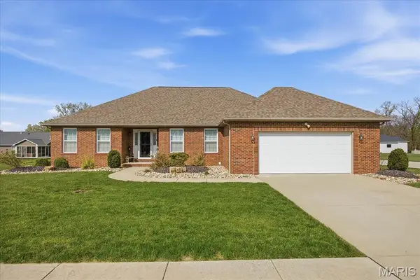 716 Wedgewood Lane, Trenton, IL 62293