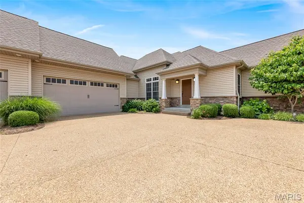 1266 Harmony Lake Drive, St Peters, MO 63376