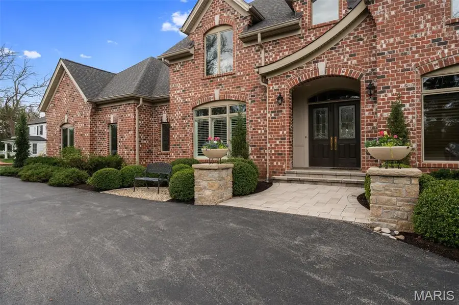 511 S Warson Road, Ladue, MO 63124 - #3