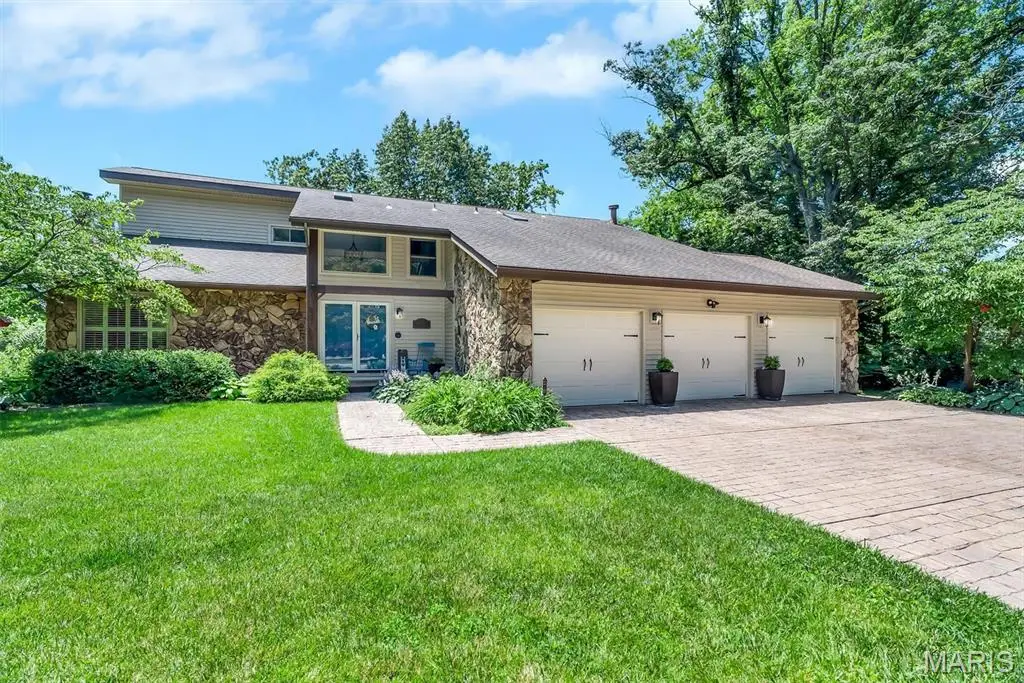 320 Jubaka Drive, Fairview Heights, IL 62208 - #1