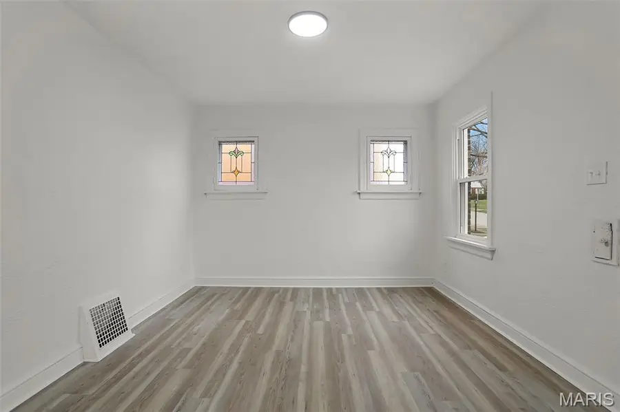 8615 Charlton Lane, Saint Louis, MO 63123 - #3