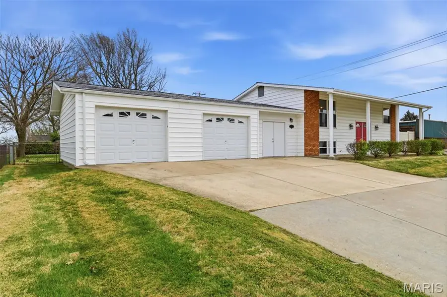 1342 Caulks Hill Road, Saint Charles, MO 63304 - #3