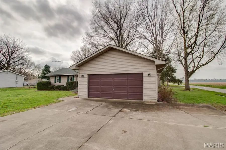 312 W 4th South Street, Mount Olive, IL 62069 - #3