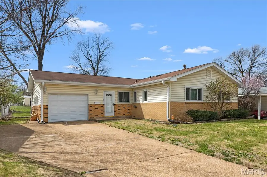 704 Village Square Drive, Hazelwood, MO 63042 - #2