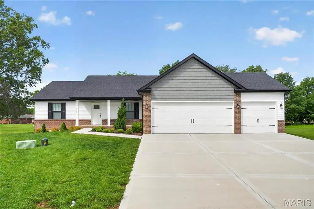 312 Jennifer, Germantown, IL 62245 - #1