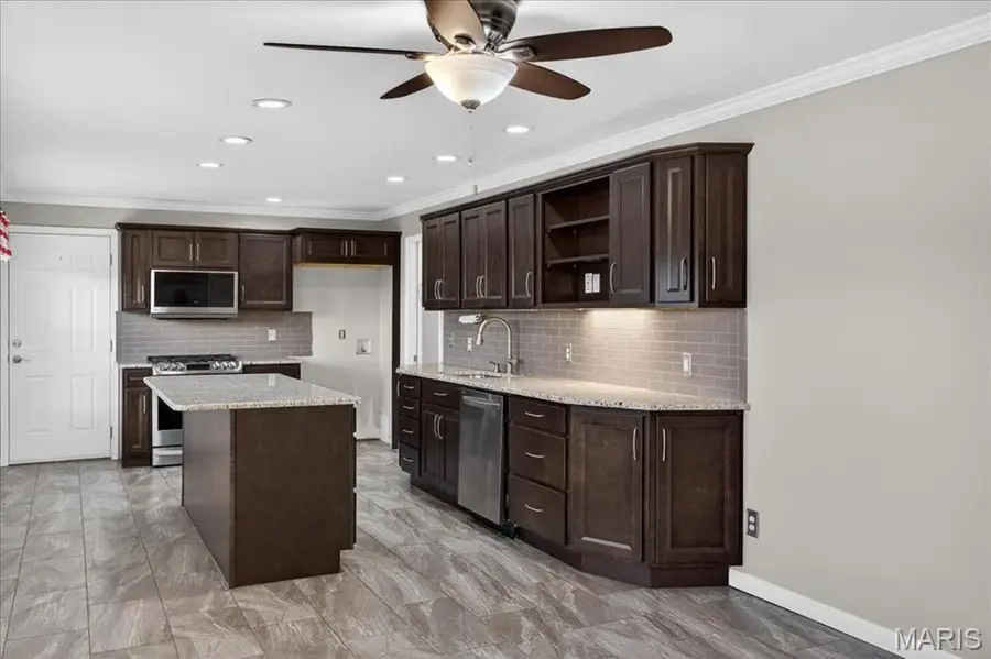 110 Wildwood Court, Saint Charles, MO 63303 - #2