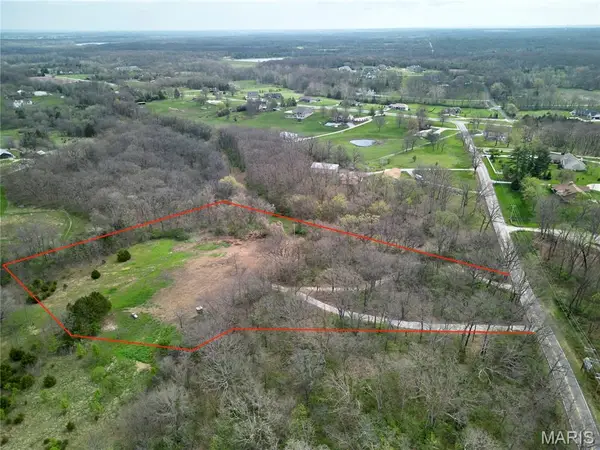 3883 Benne Road, Defiance, MO 63341