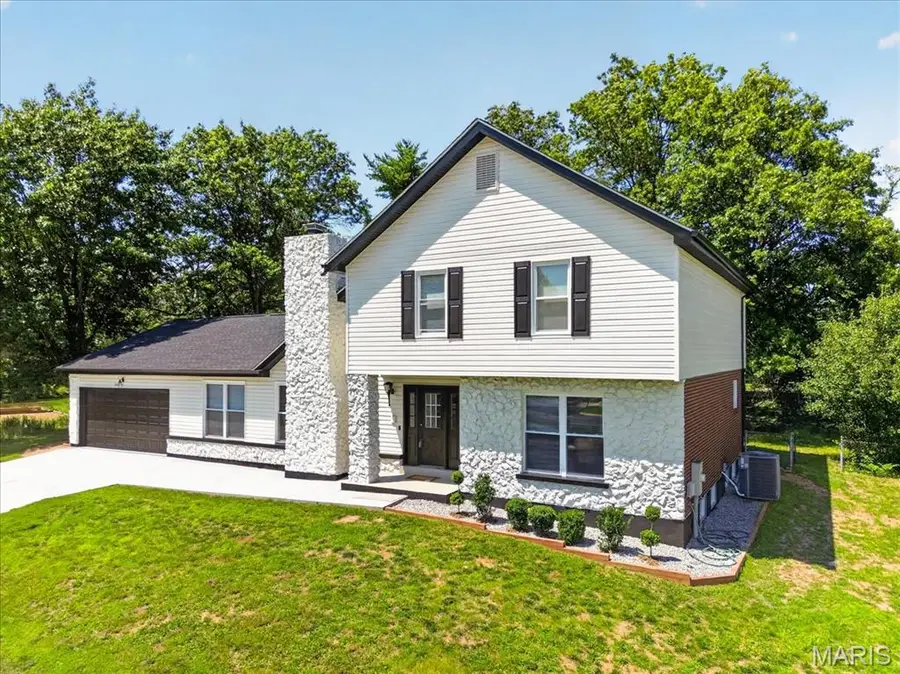 5039 Amber Place Drive, Saint Louis, MO 63128 - #3