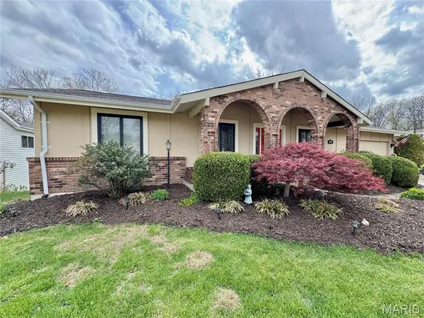 15446 Grantley Drive, Chesterfield, MO 63017