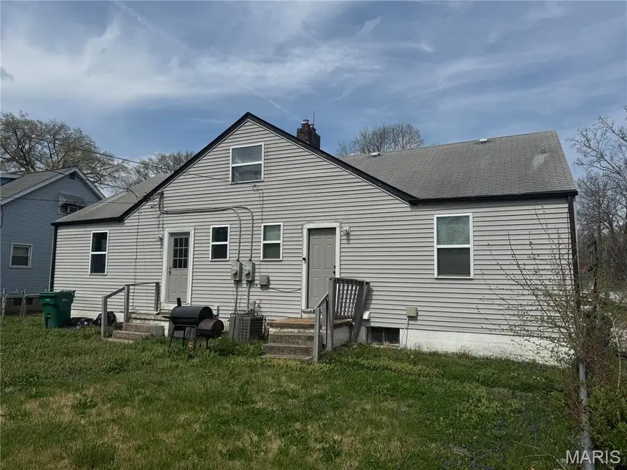 916 Murcia Street, Saint Louis, MO 63138 - #3