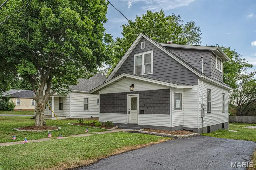 210 Springer Avenue, Edwardsville, IL 62025 - #3