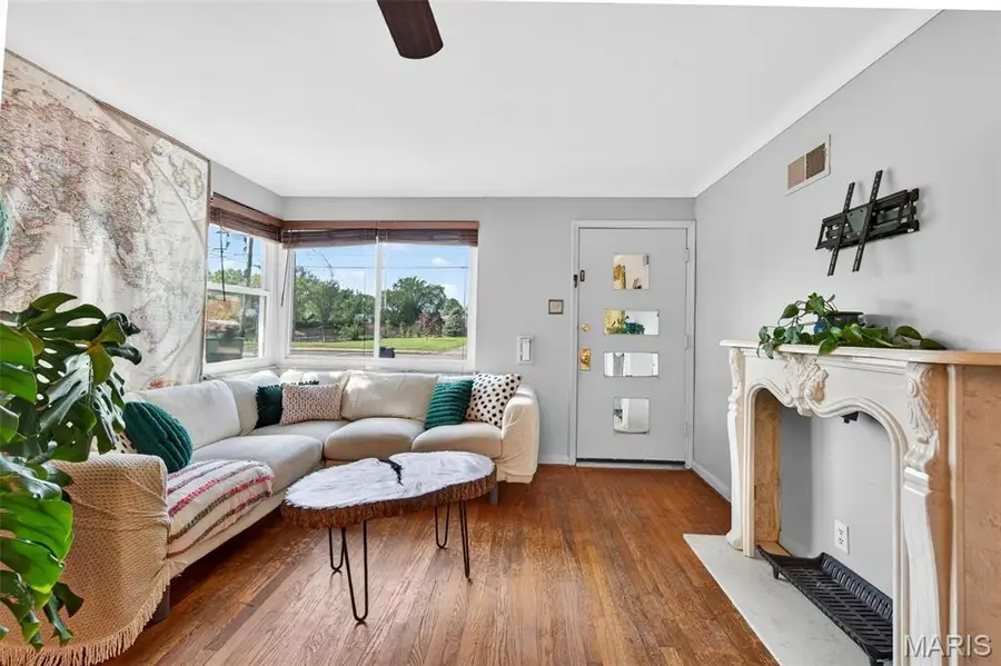 3927 Weber Road, Saint Louis, MO 63123 - #3