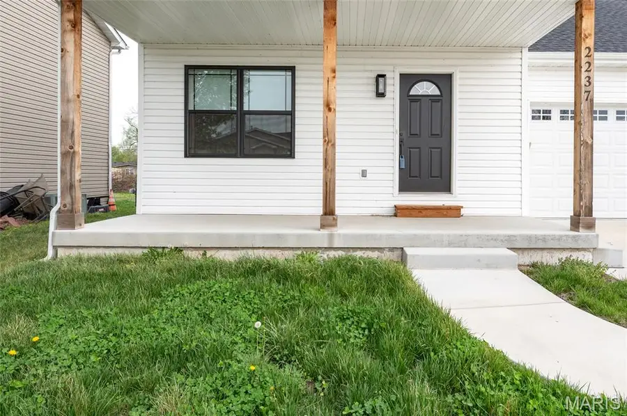 2237 Hunters Point Drive, Granite City, IL 62040 - #2