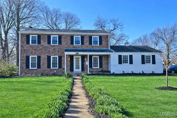 702 E Monroe Avenue, St Louis, MO 63122