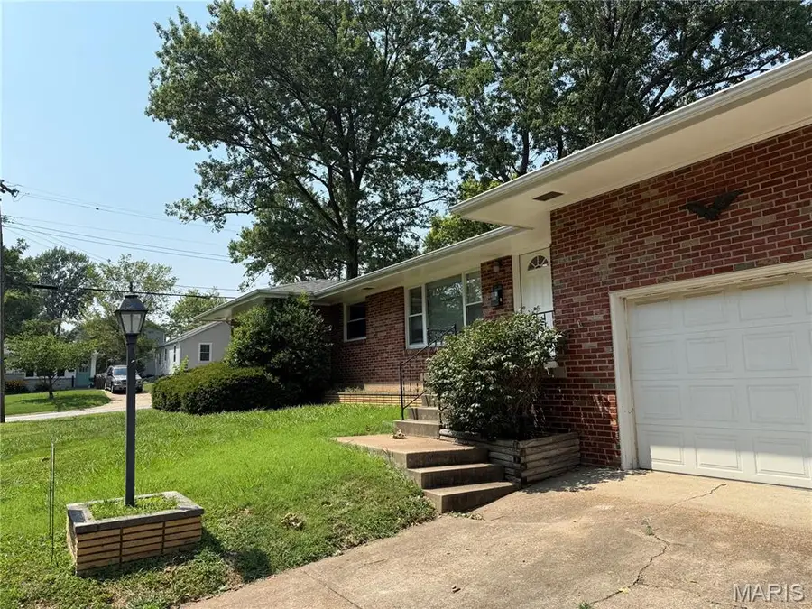 9091 Patrick Drive, Saint John, MO 63114 - #3