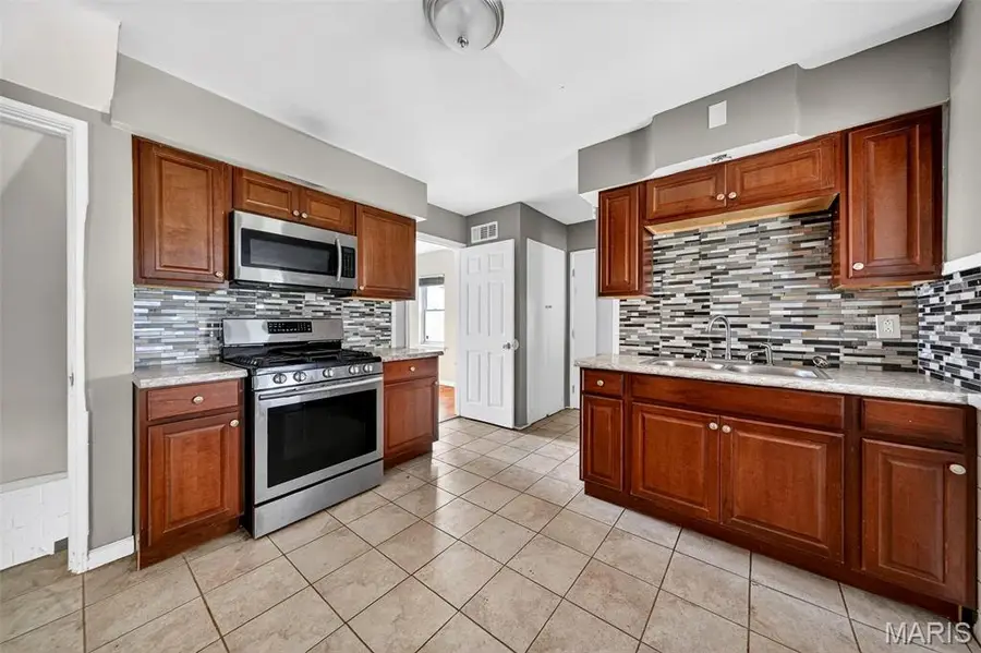 7245 Saint Andrews Place, Normandy, MO 63121 - #3