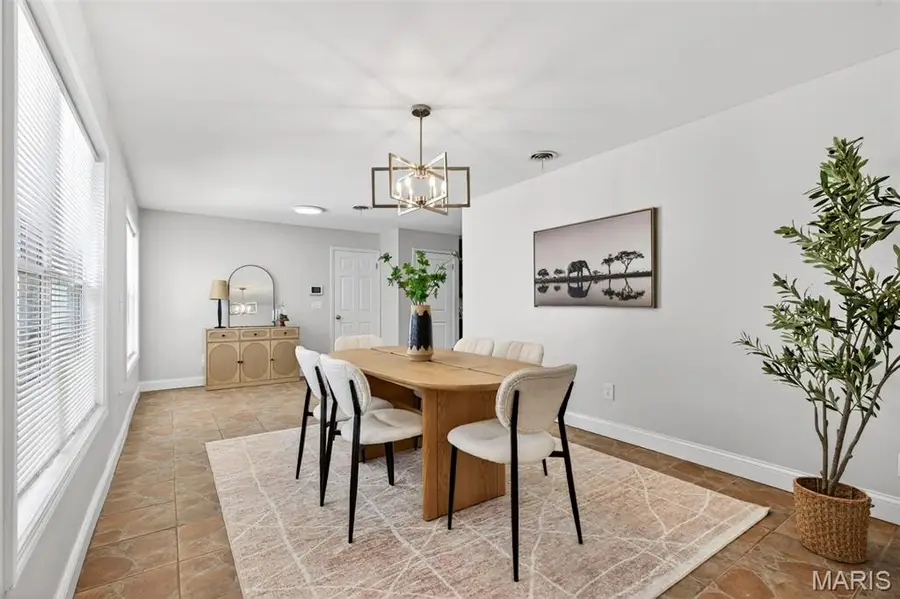 117 Old Oaks Drive, Ballwin, MO 63011 - #2