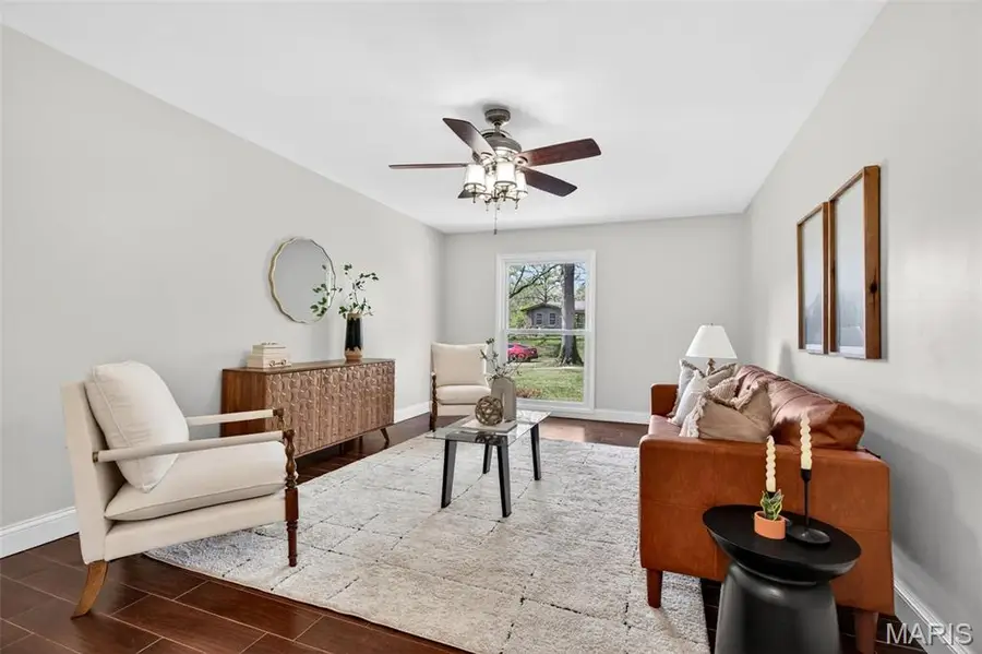 117 Old Oaks Drive, Ballwin, MO 63011 - #3