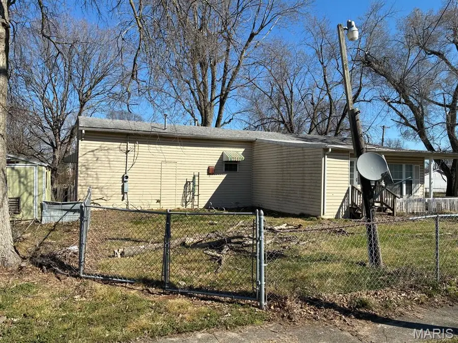 218 E Jefferson Street, Girard, IL 62640 - #3