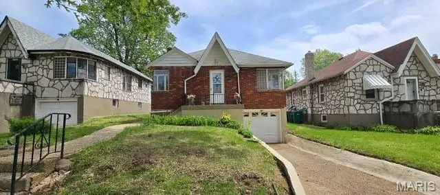 3206 Capehart Drive, Velda Village Hills, MO 63121 - #2