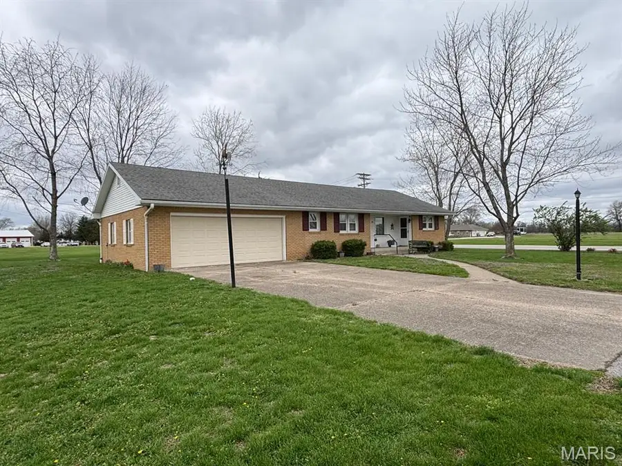 106 W Elm Court, Shelbina, MO 63468 - #2
