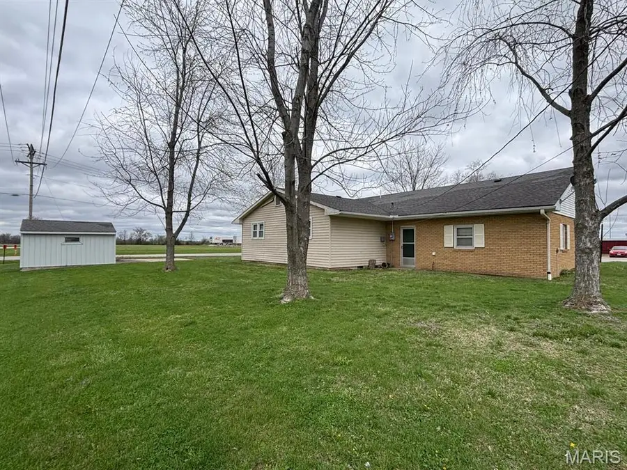 106 W Elm Court, Shelbina, MO 63468 - #3