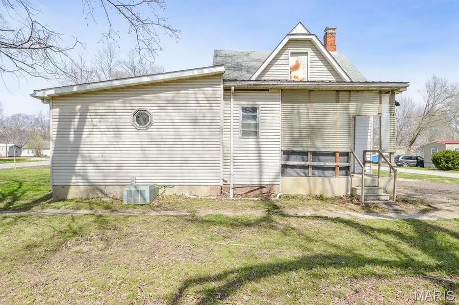405 Academy Street, Pocahontas, IL 62275 - #3