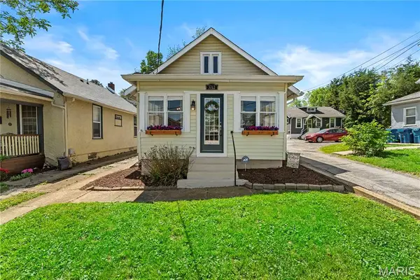 3712 Cambridge Avenue, Maplewood, MO 63143