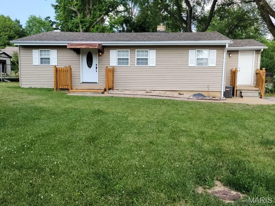 54 Monticello Place, Fairview Heights, IL 62208 - #2