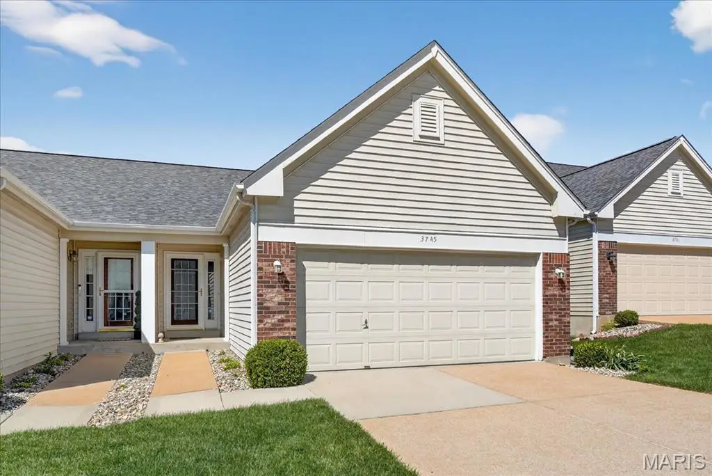 3745 Southern Manor Drive, Saint Louis, MO 63125 - #1