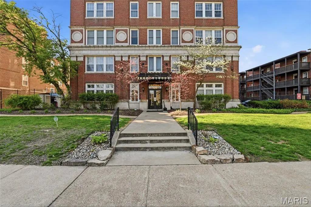 5330 Pershing Avenue #807, Saint Louis, MO 63112 - #1