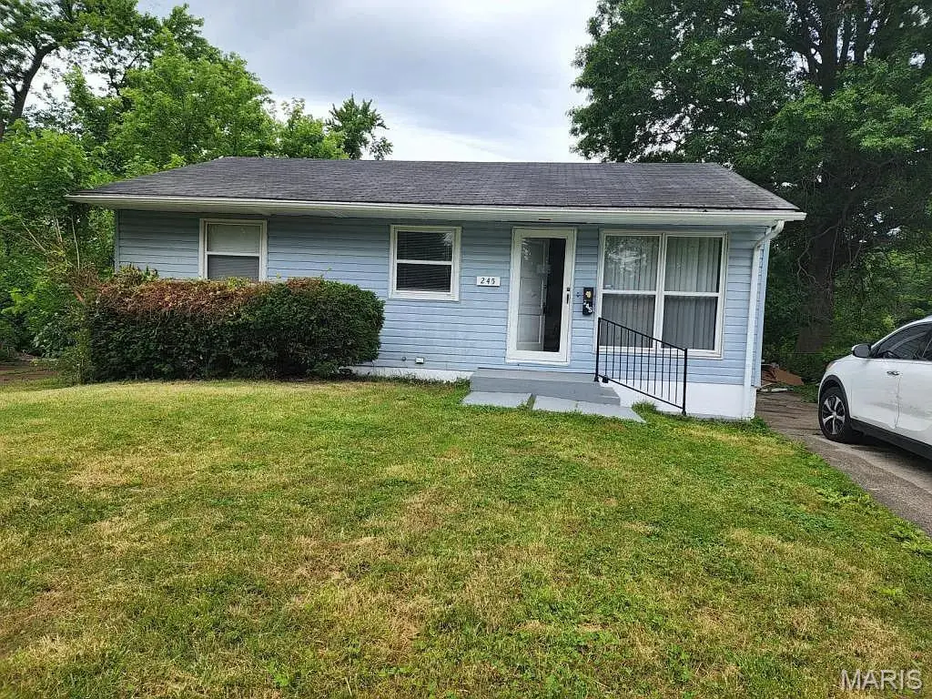 245 Grampian Road, Saint Louis, MO 63137 - #1