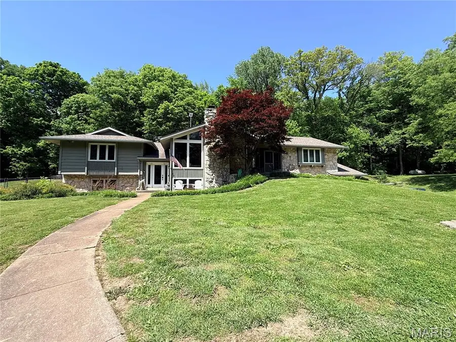 5353 Smith Drive, Edwardsville, IL 62025 - #2