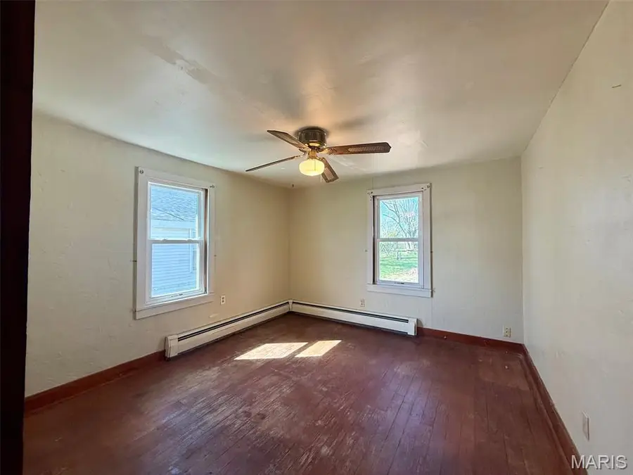 423 S Locust Street, Brownstown, IL 62418 - #3