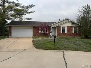 1068 Apricot Drive, St Charles, MO 63301