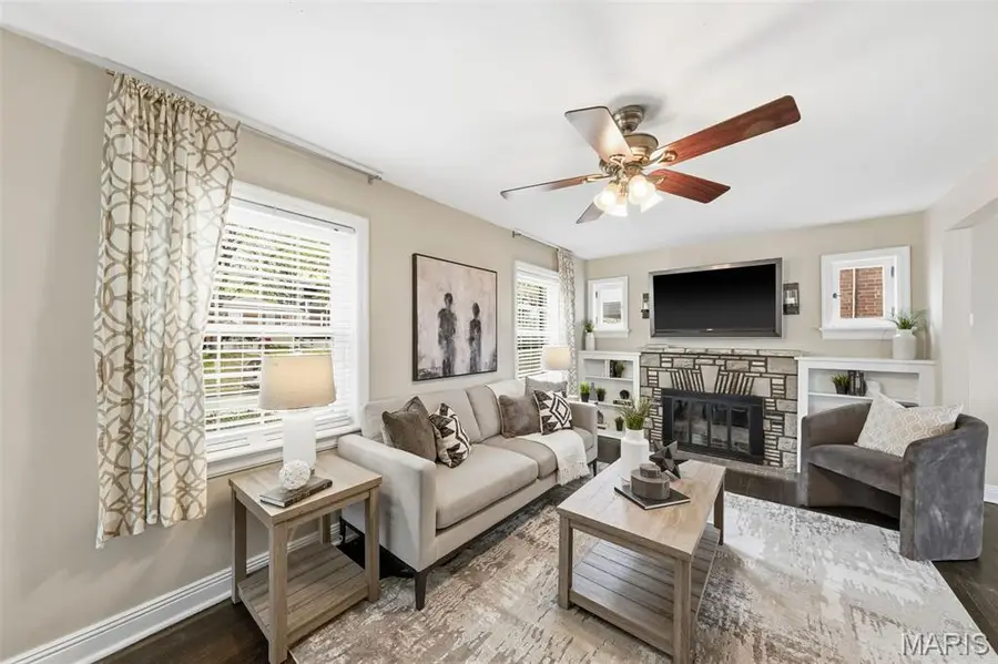 6136 Victoria Avenue, Saint Louis, MO 63139 - #3