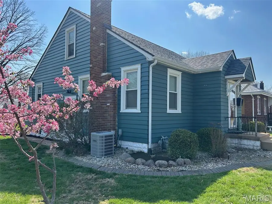 150 N 31st Street, Belleville, IL 62226 - #2