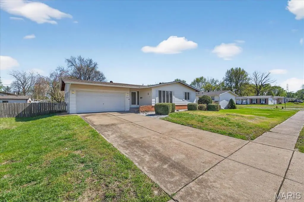 2250 Loveland Drive, Florissant, MO 63031 - #1