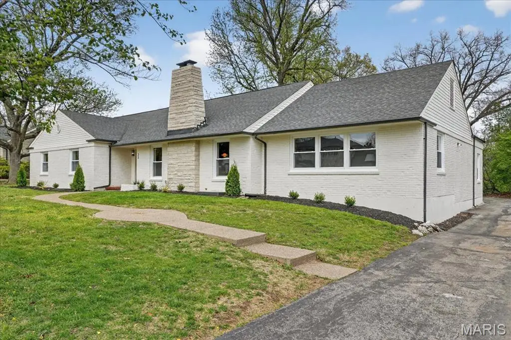 33 Stoneleigh Towers, Olivette, MO 63132 - #1