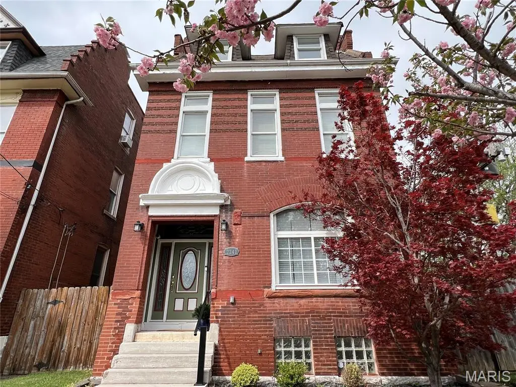 2241 Shenandoah Avenue, Saint Louis, MO 63104 - #1