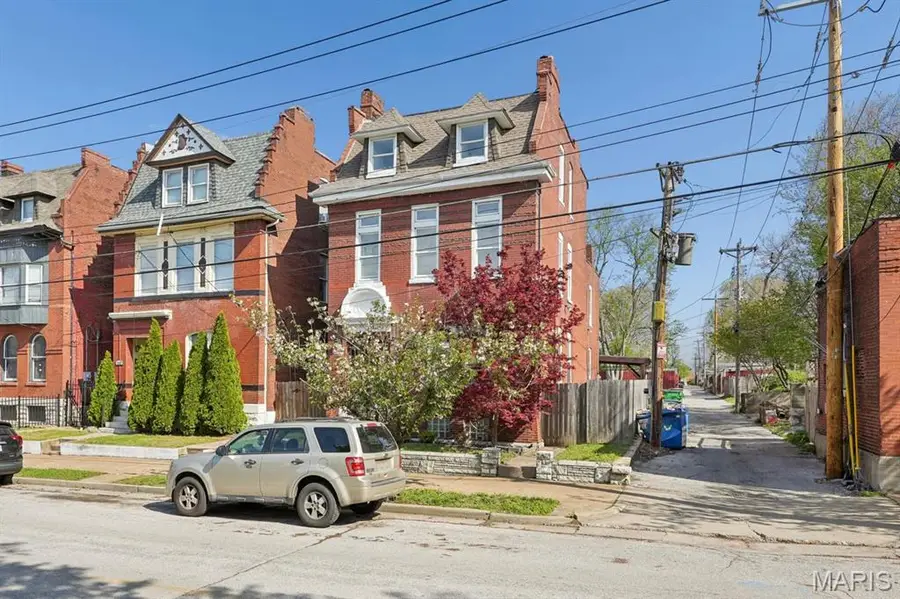 2241 Shenandoah Avenue, Saint Louis, MO 63104 - #3