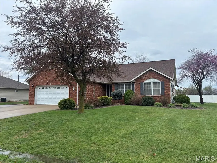 499 Redwood Drive, Aviston, IL 62216 - #2